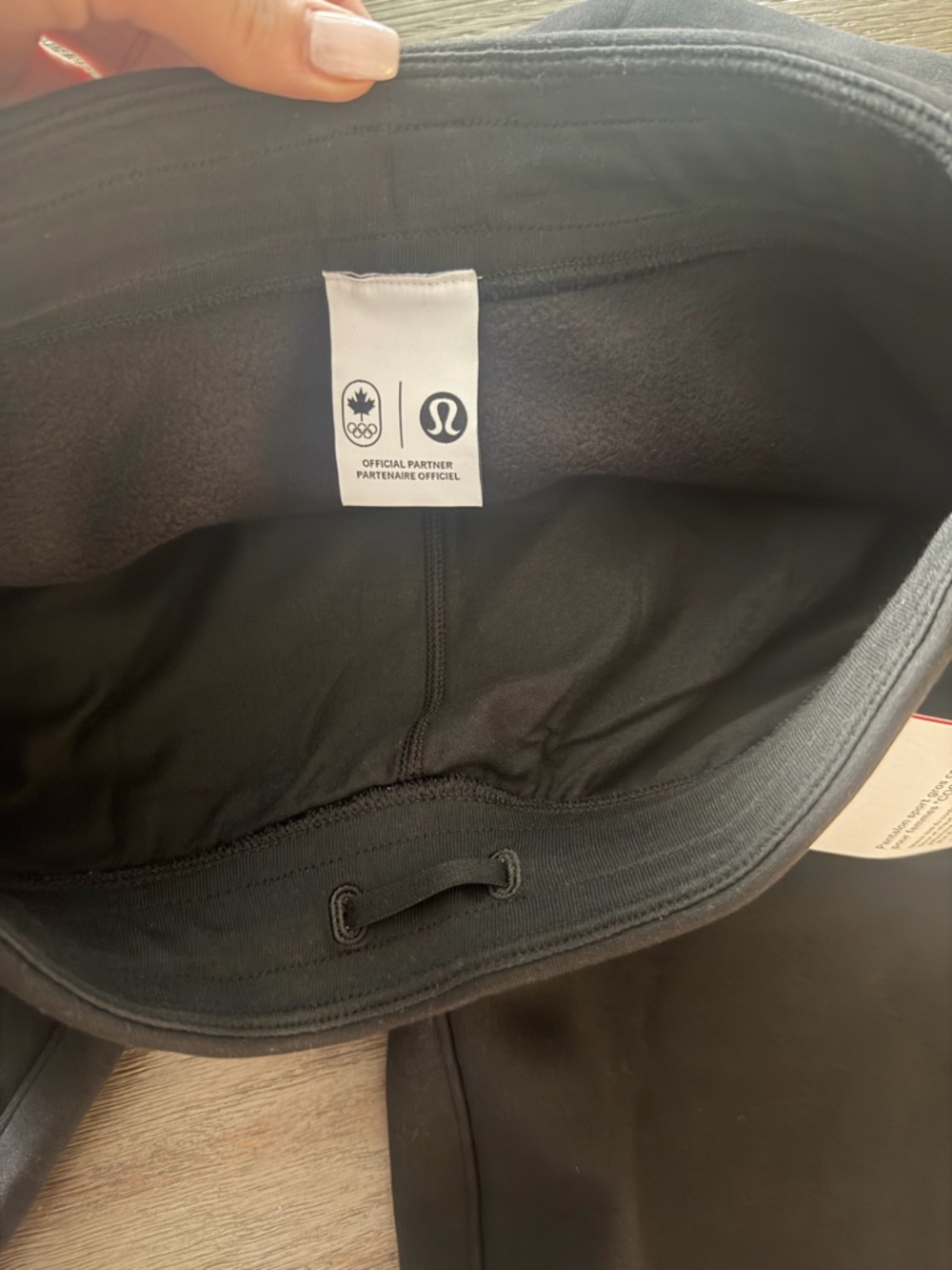 NWT Lululemon Team Canada Womens Big Cozy Oversized Sweatpant
COC Logo, S - Picture 6 of 11